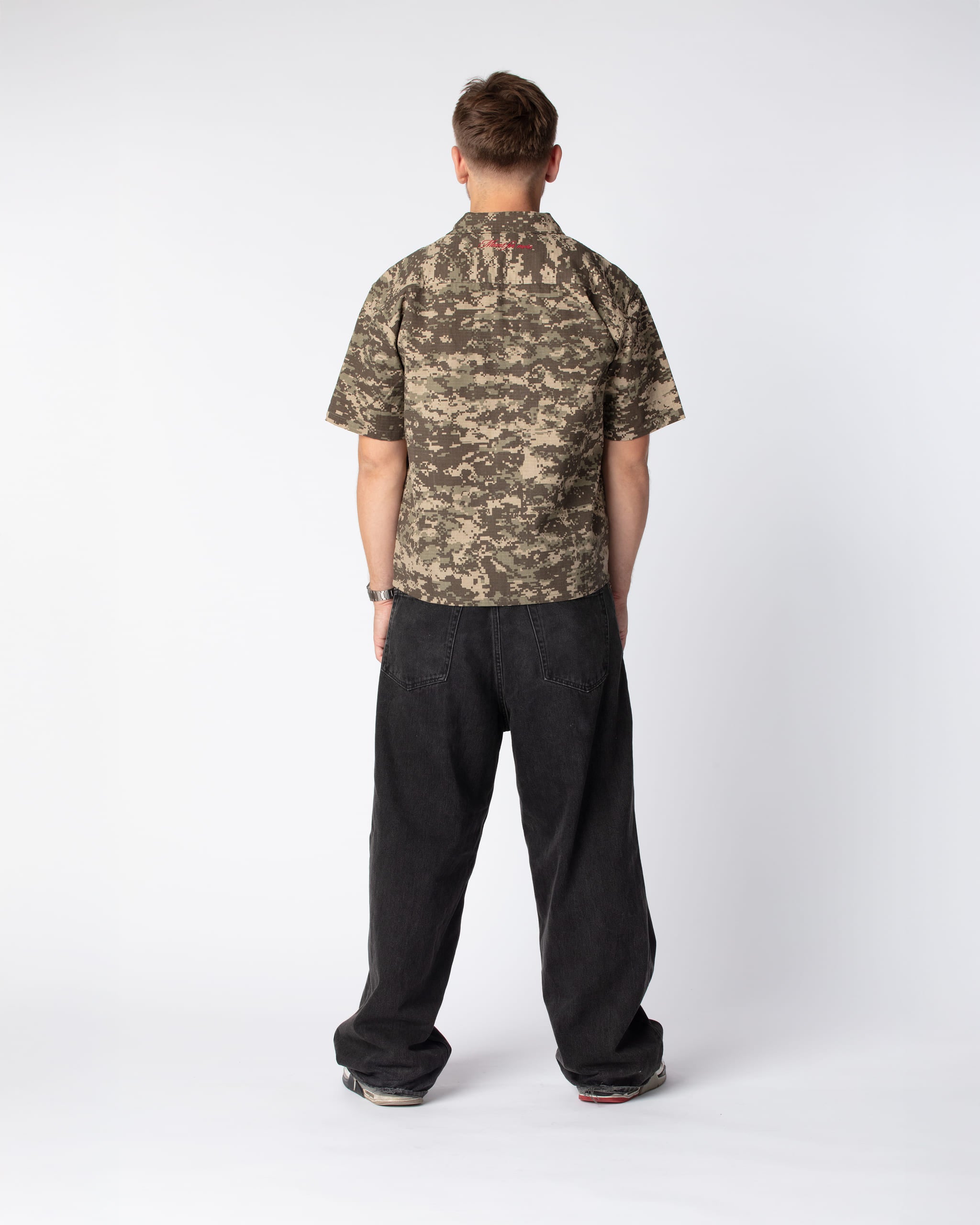 Rear shot hightlighting the Short Sleeved Script Shirts fit and red neck embroidery